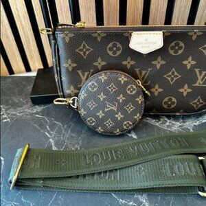 Louis Vuitton Multi Pochette Accessoires Versatile Designer Accessory